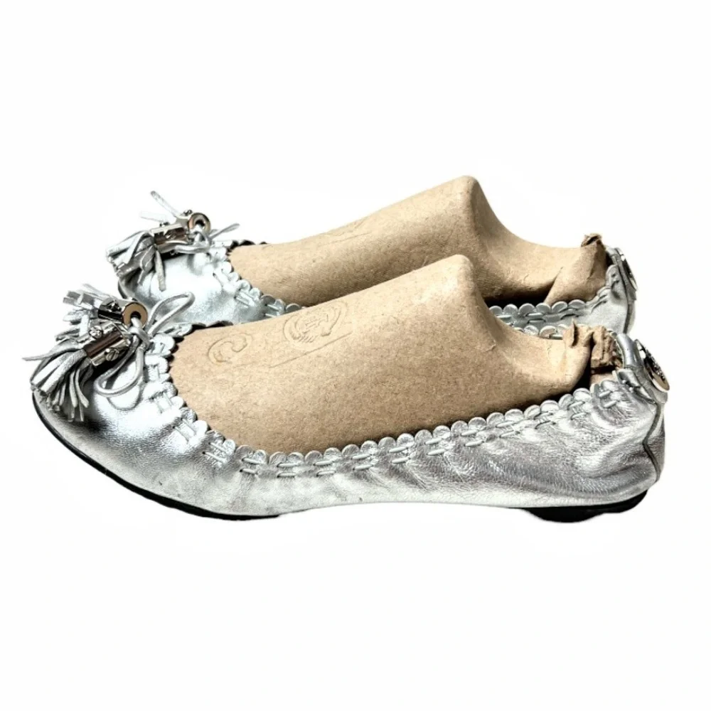Tory Burch Reese Metallic Silver Leather Scrunch Tassel Ballet Flats Size 7 - Picture 13 of 16